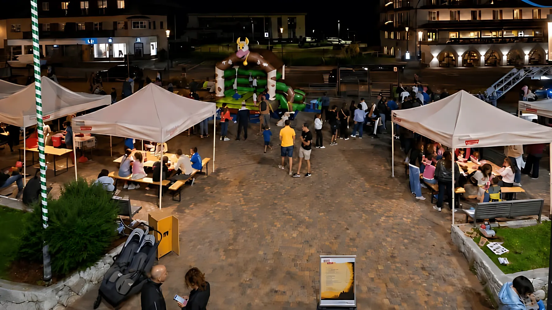 Kinderabend auf dem Dorfplatz in Wolkenstein